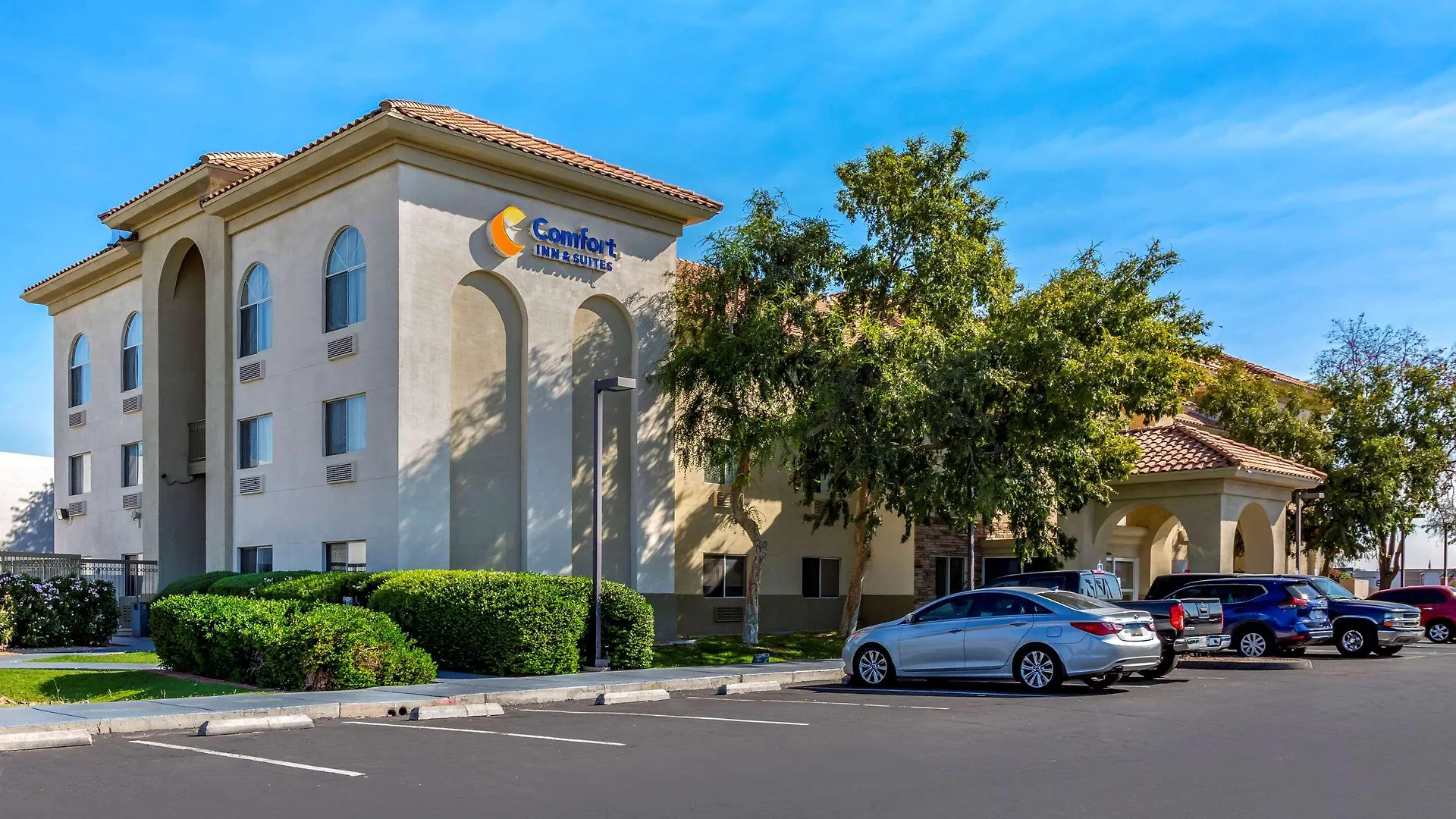 Comfort Inn & Suites Phoenix North - Deer Valley