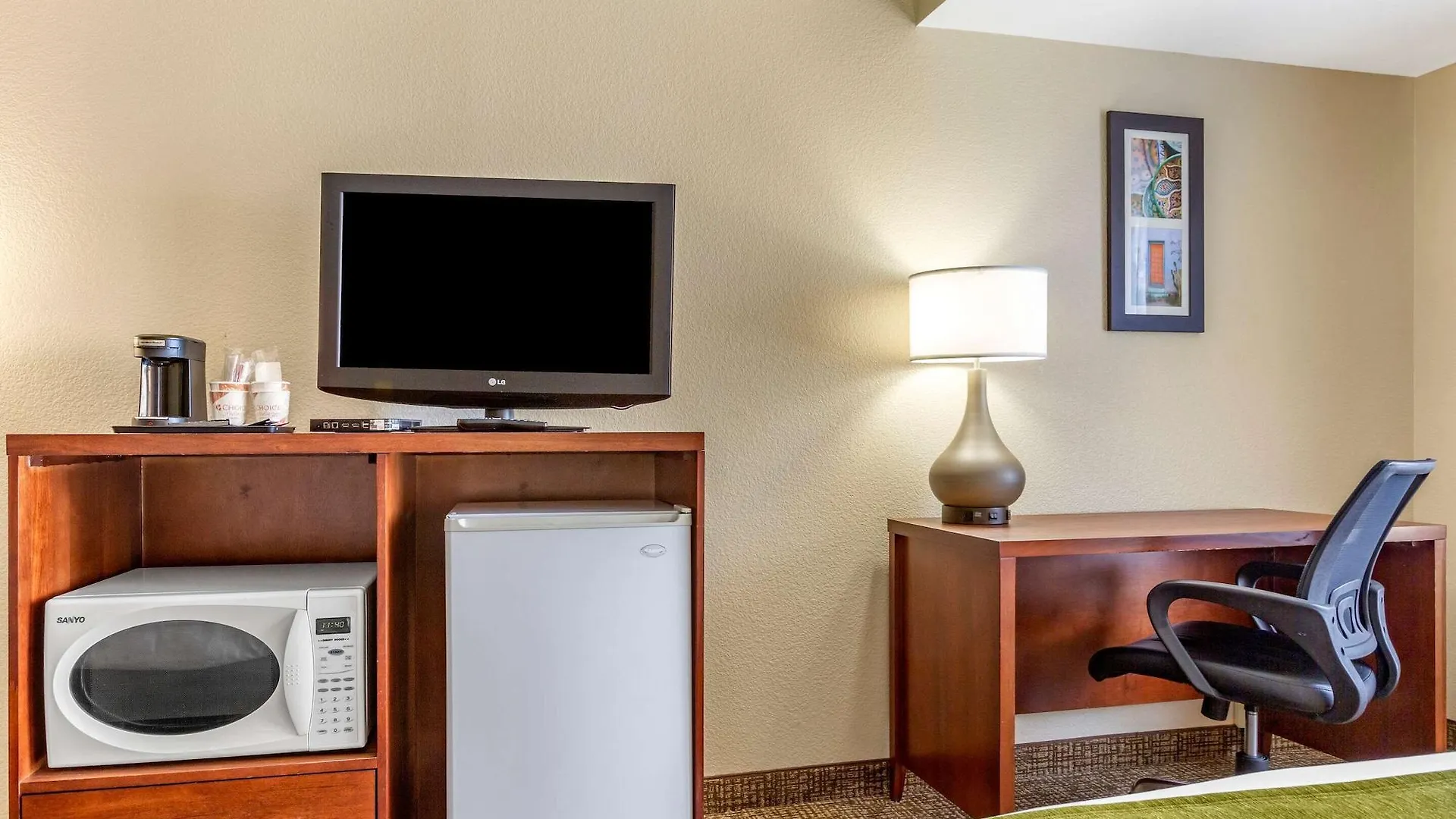 Comfort Inn & Suites Phoenix North - Deer Valley