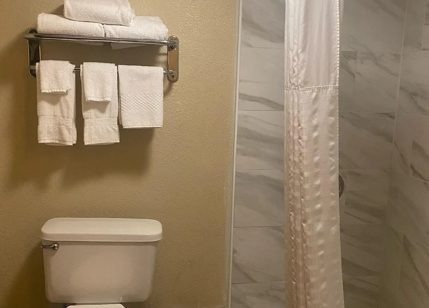 Comfort Inn & Suites Phoenix North - Deer Valley