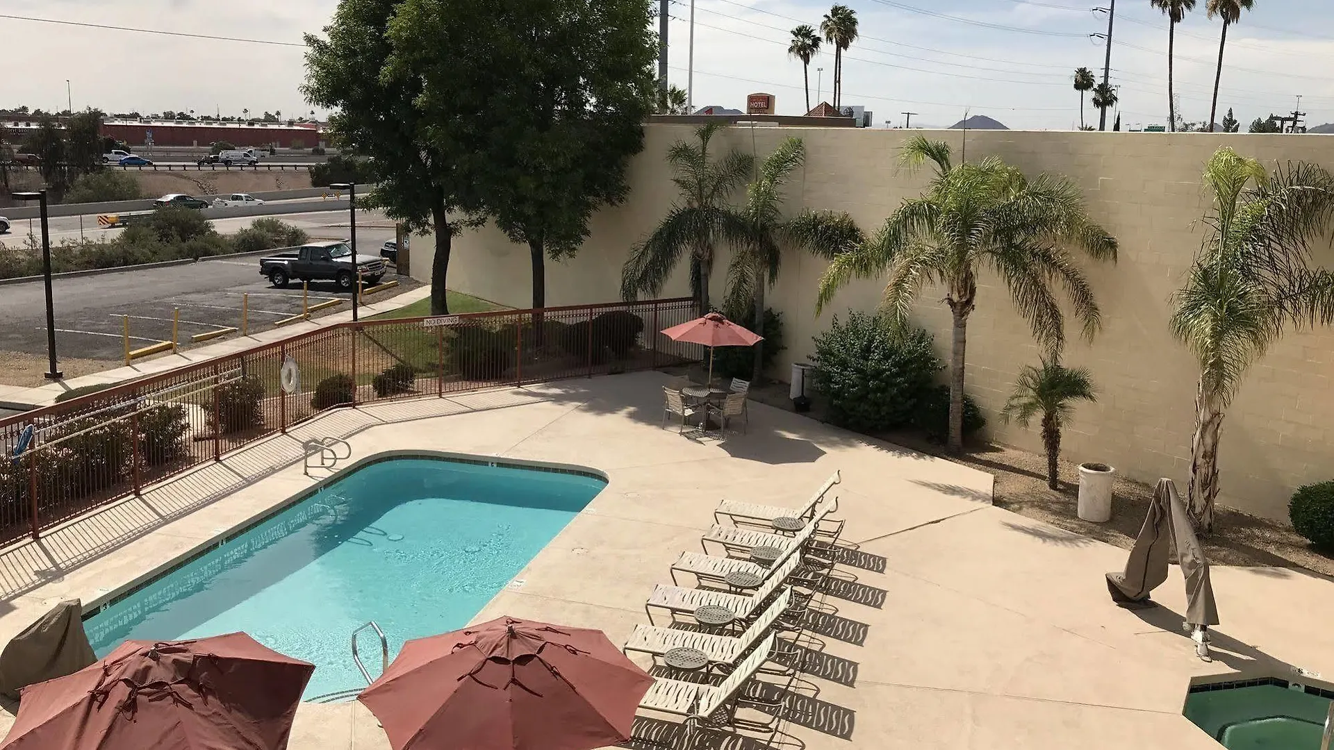 Comfort Inn & Suites Phoenix North - Deer Valley 3*,